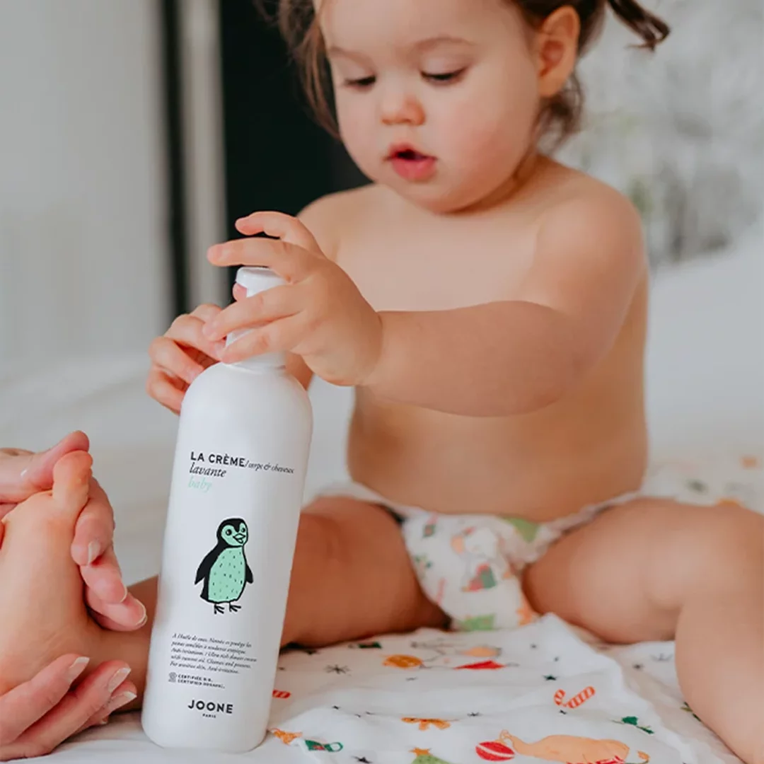 creme-lavante-surgras-pour-bebe-joone-pause-2 crème lavante surgras pour bébé mood
